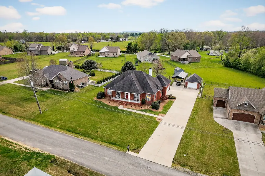 195 Stonegate Dr, Smithville, TN 37166 - #2