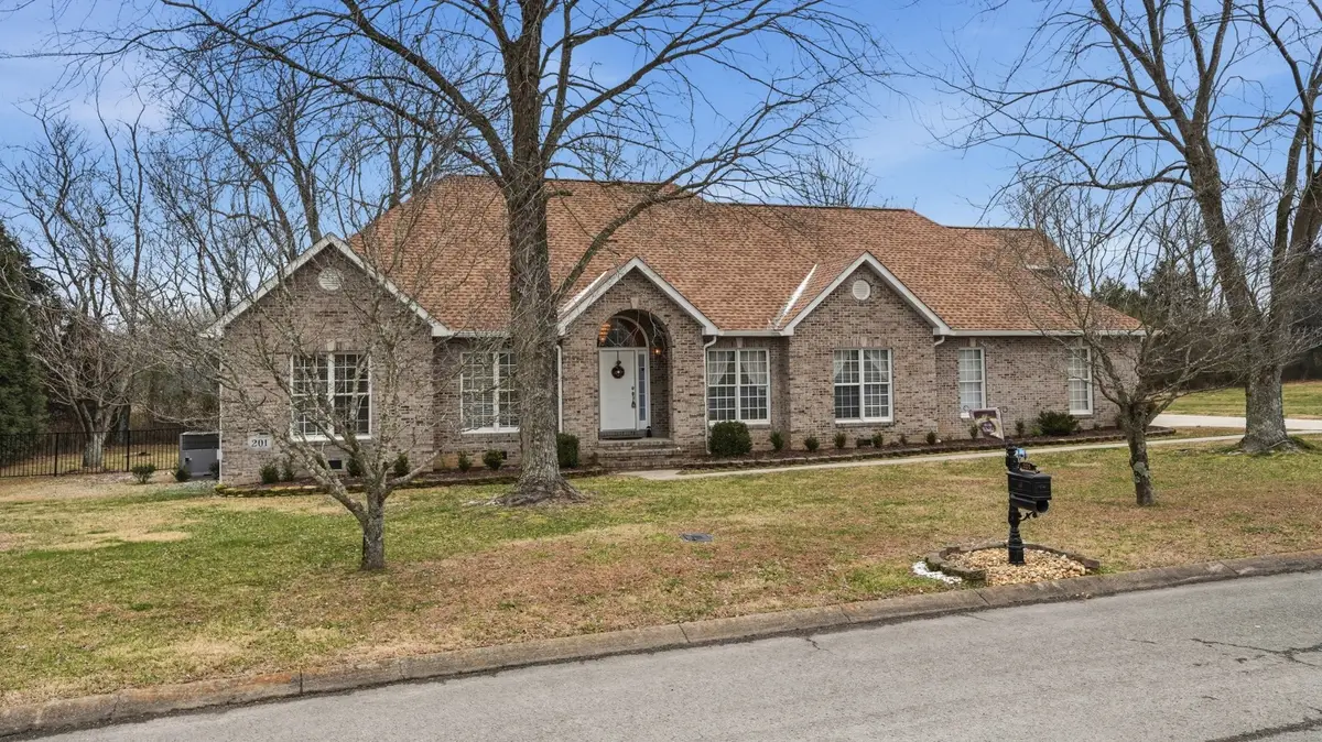 201 Victoria Ct, Tullahoma, TN 37388 - #1