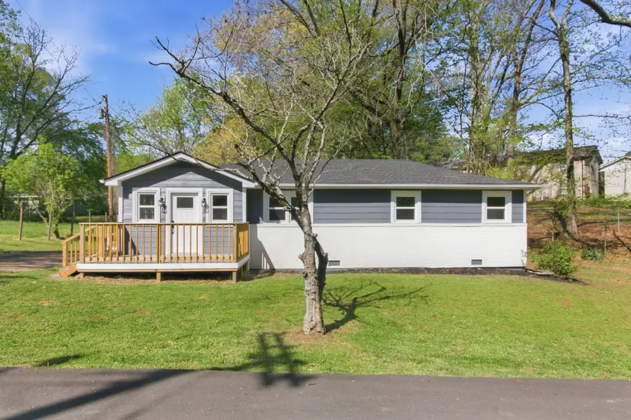 416 Powell St, Paris, TN 38242 - #2