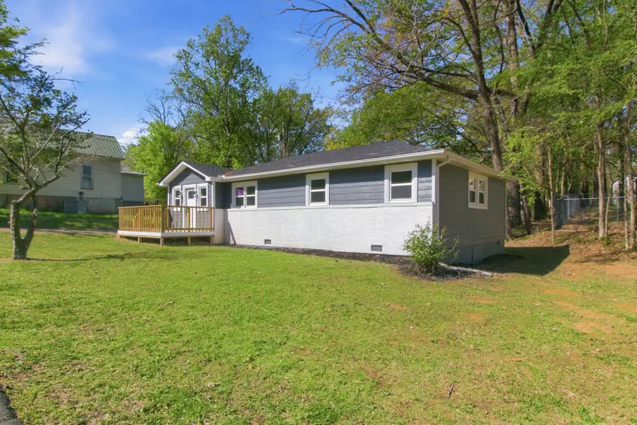 416 Powell St, Paris, TN 38242 - #3