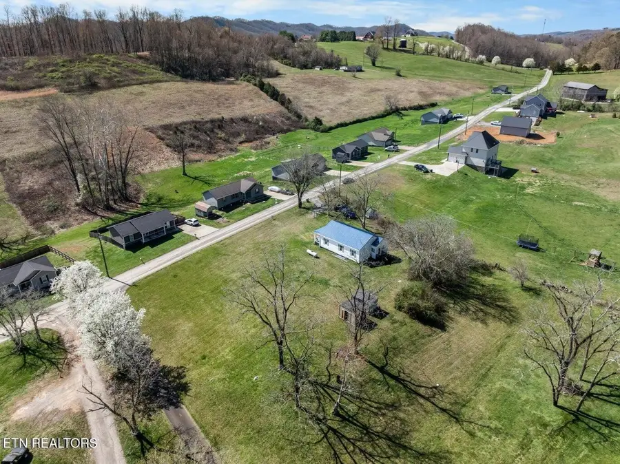 2 Hubbs Grove Rd, Maynardville, TN 37807 - #2