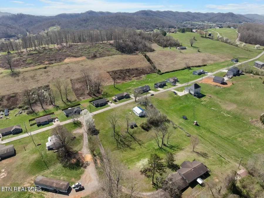 3 Hubbs Grove Rd, Maynardville, TN 37807 - #3