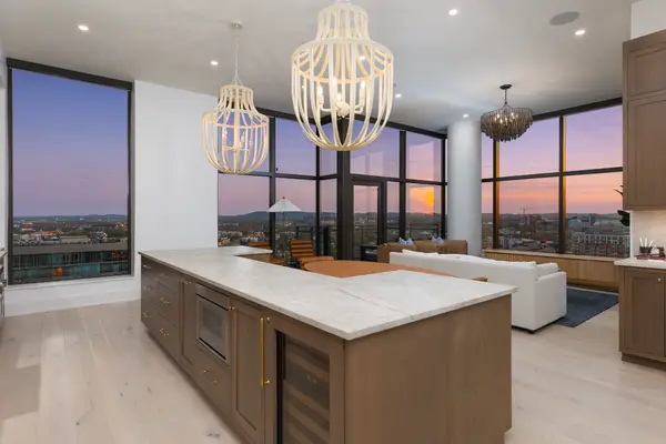 1212 Demonbreun St #2802, Nashville, TN 37203