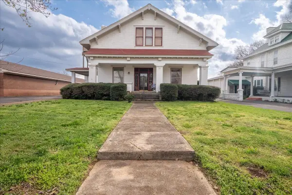 235 Pulaski St, Lawrenceburg, TN 38464