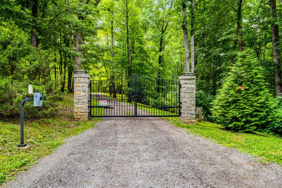 8454 Lewis Rd, Nashville, TN 37221 - #2