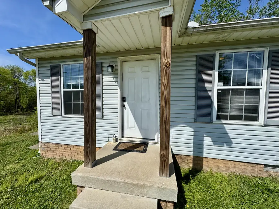 198 Beech St, Clarksville, TN 37042 - #3