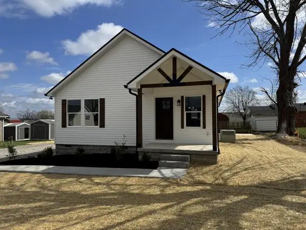 706 Courthouse View St, Lafayette, TN 37083