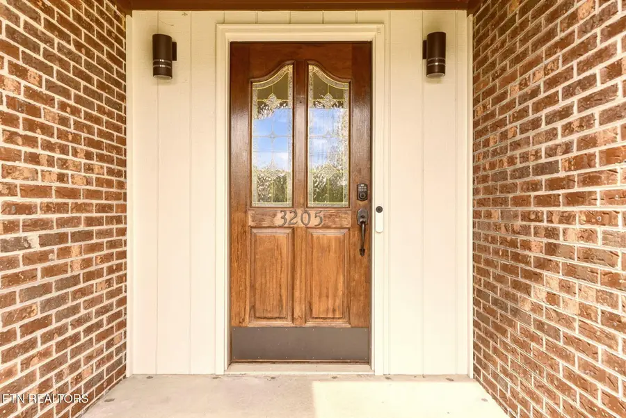 3205 Roanoke Circle, Knoxville, TN 37920 - #2