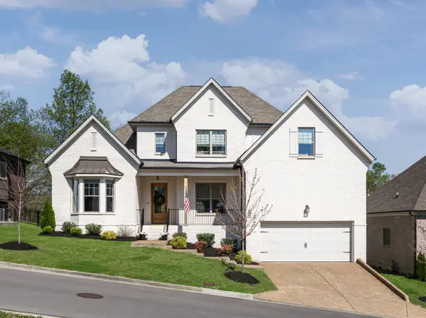 8033 Still Spring Ridge Dr, Nashville, TN 37221