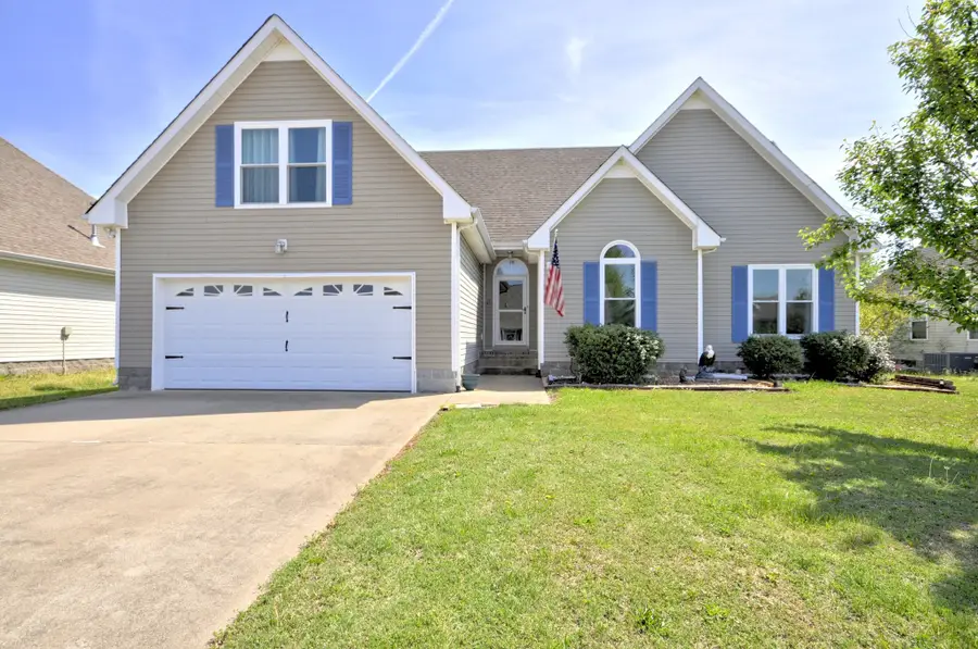 3637 Aurora Dr, Clarksville, TN 37040 - #2