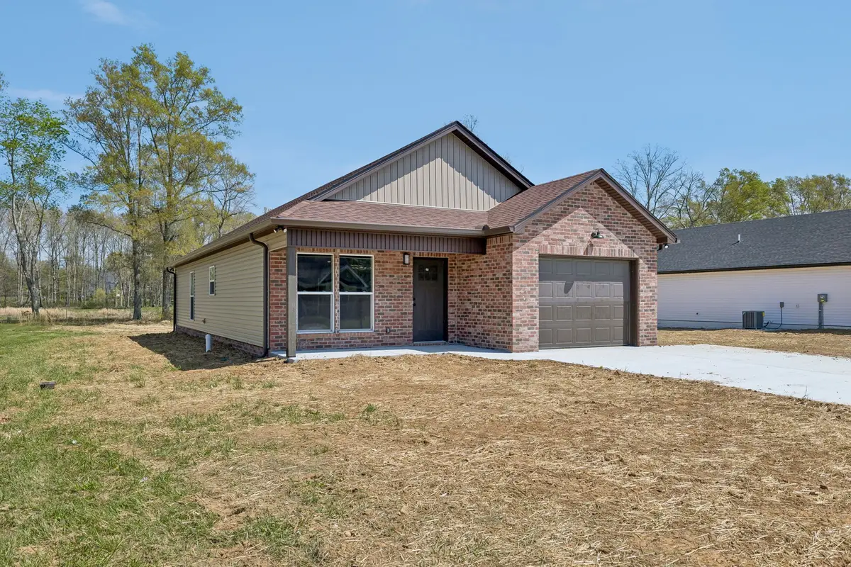 242 Green Meadow Dr, Smithville, TN 37166 - #1