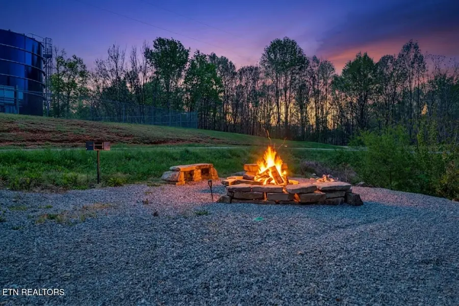5087 Eagles Cove Rd, Byrdstown, TN 38549 - #3