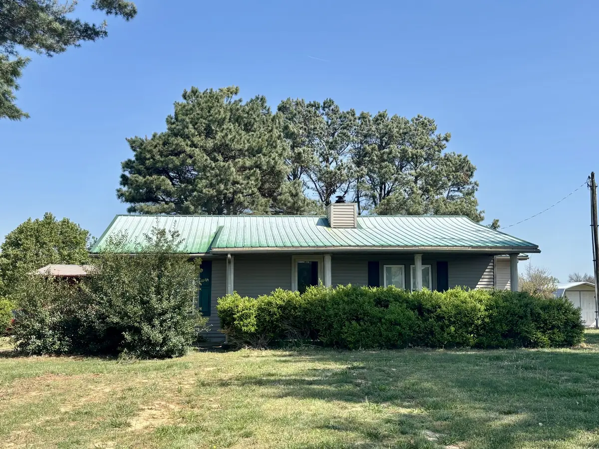 2495 Highway 52 E, Portland, TN 37148 - #1