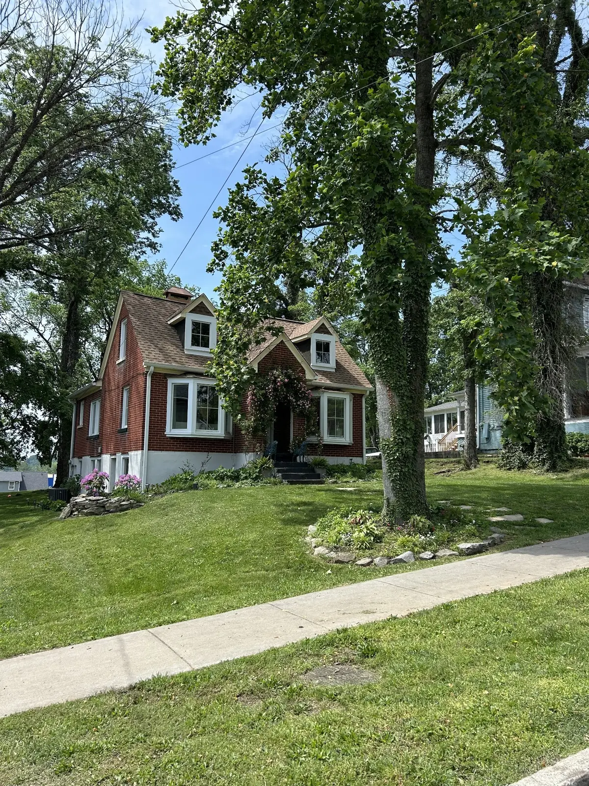 409 W 6th St, Columbia, TN 38401 - #1