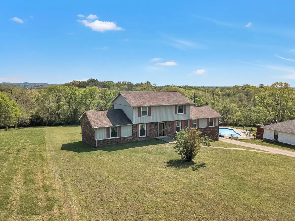 415 Highland Heights Dr, Goodlettsville, TN 37072 - #1