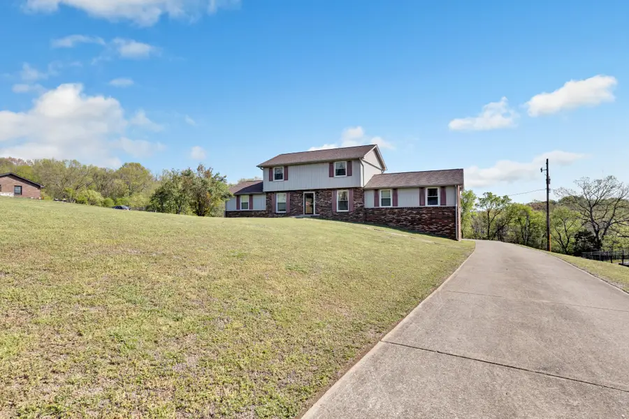415 Highland Heights Dr, Goodlettsville, TN 37072 - #2