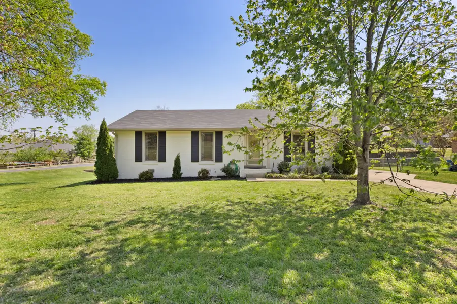 101 Forest View Dr, Hendersonville, TN 37075 - #2