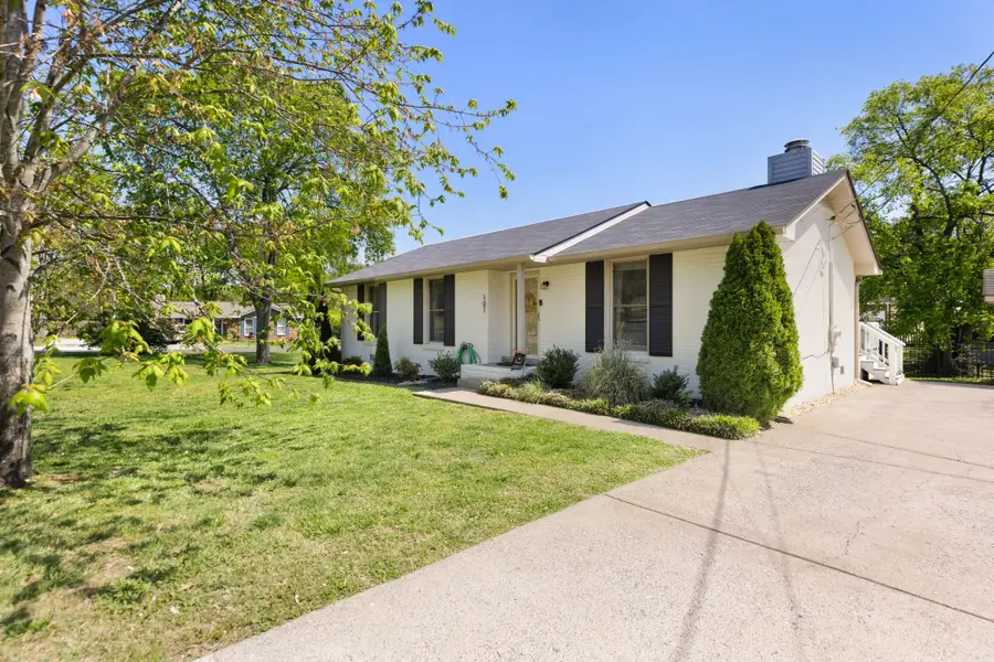 101 Forest View Dr, Hendersonville, TN 37075 - #3