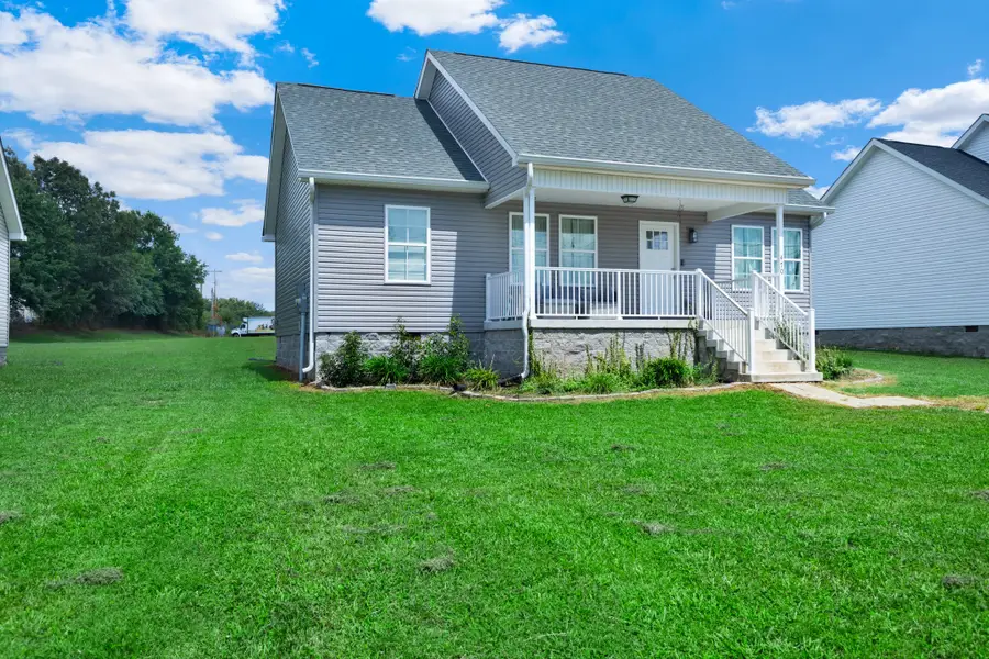 470 Meadowbrook Dr, McMinnville, TN 37110 - #2