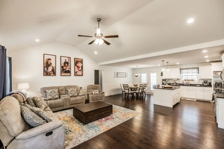 1007 Smiley Troutt Rd, Bethpage, TN 37022 - #2