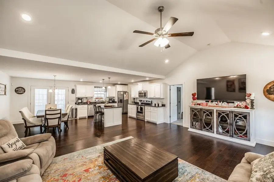 1007 Smiley Troutt Rd, Bethpage, TN 37022 - #3