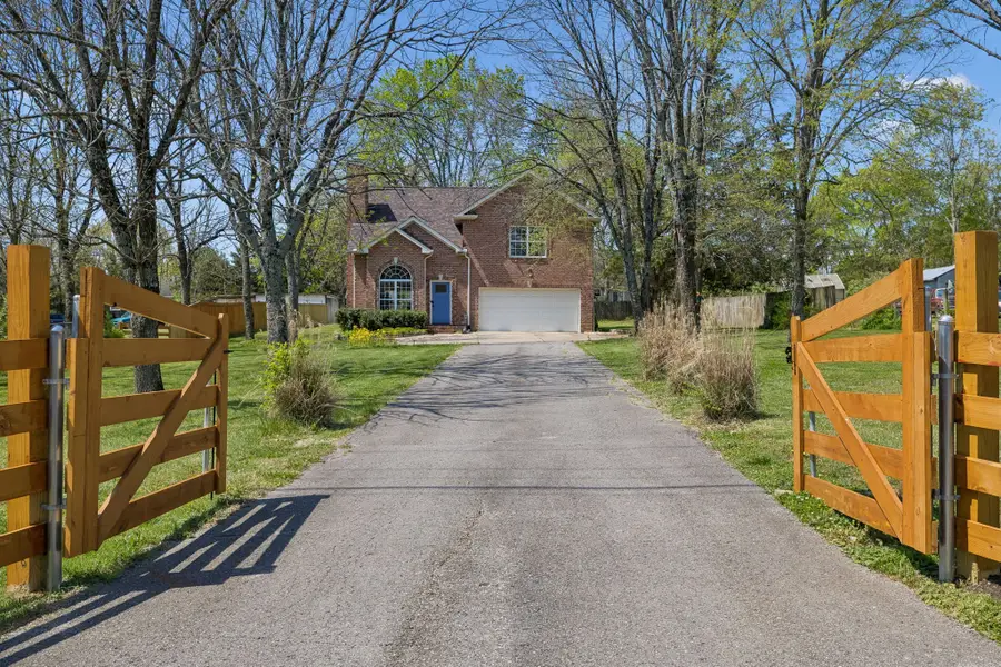 971 Clemmons Rd, Mount Juliet, TN 37122 - #2