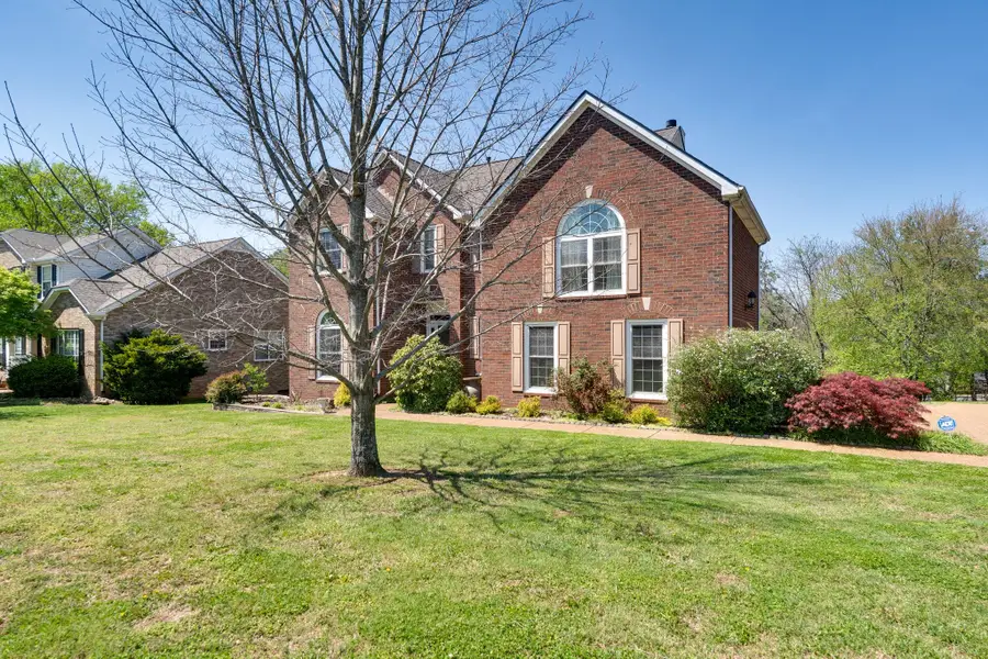 369 Dandridge Dr, Franklin, TN 37067 - #2