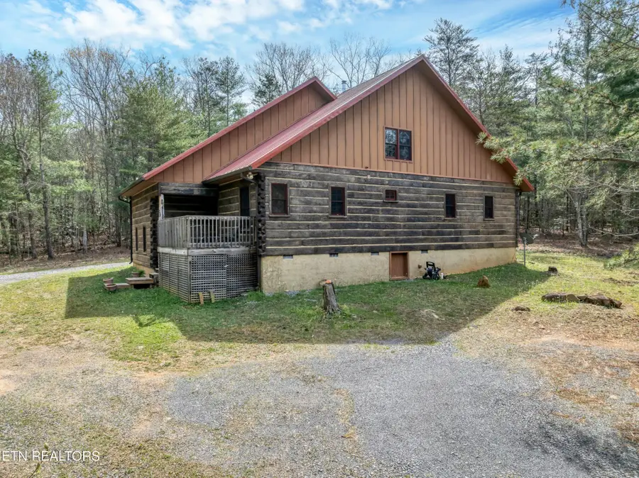 2566 Smithfield Rd, Tellico Plains, TN 37385 - #2