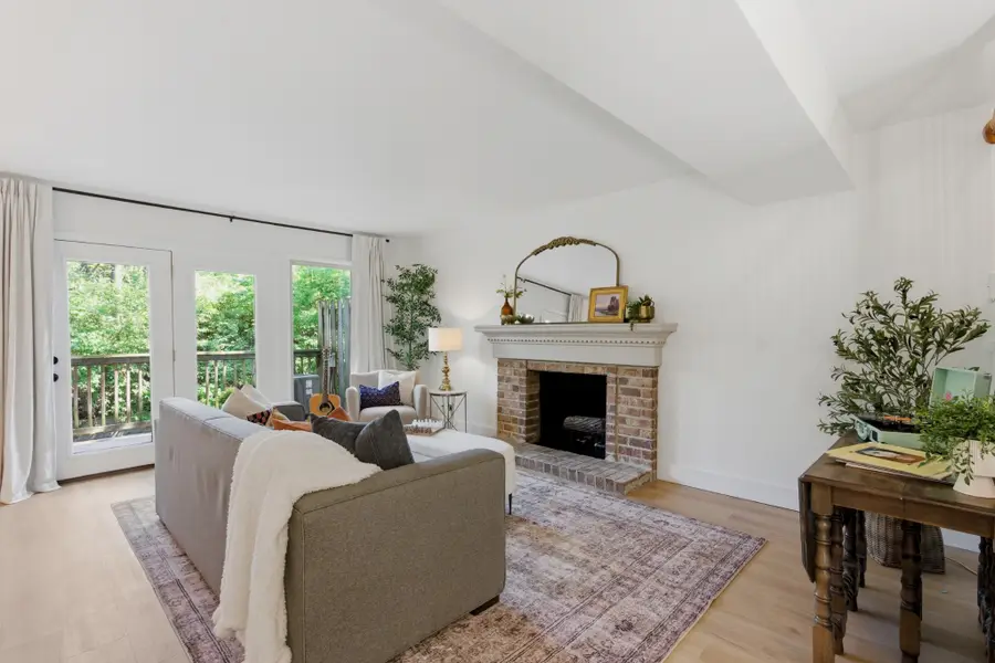 2116 Hobbs Rd #L8, Nashville, TN 37215 - #3