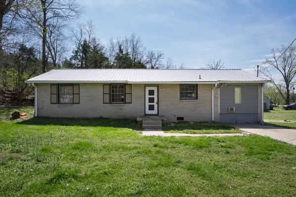 104 Hilltop Dr, Hendersonville, TN 37075