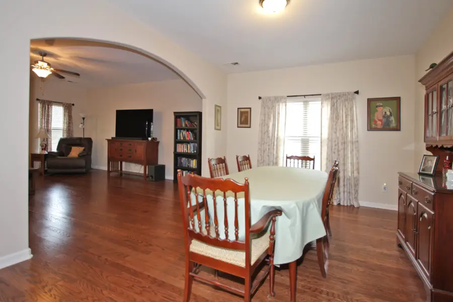 240 Jocelyn Dr, Cottontown, TN 37048 - #3