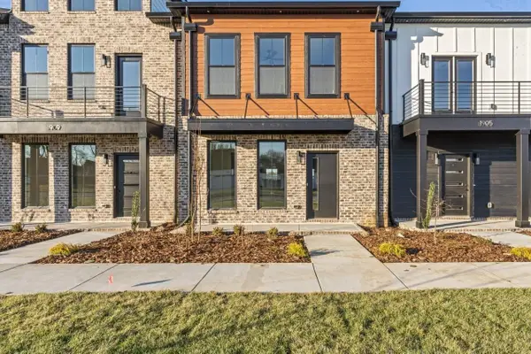 1319 Rebecca Johns Dr, Murfreesboro, TN 37128