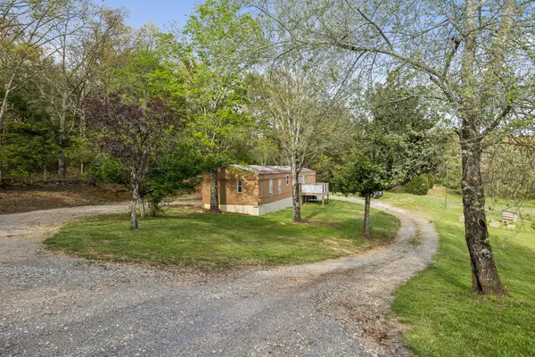1033 Pollard Rd, Walling, TN 38587