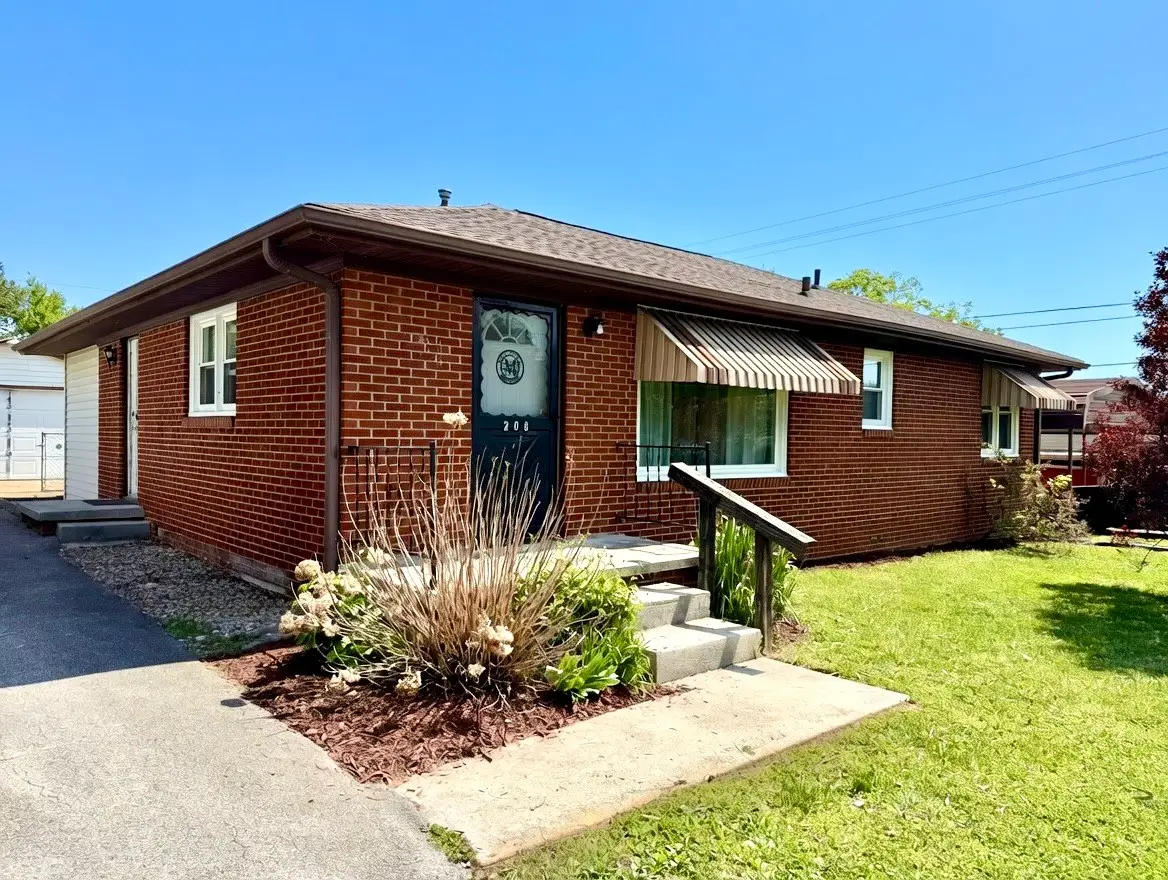 208 Navaho Trl, Hopkinsville, KY 42240 - #1