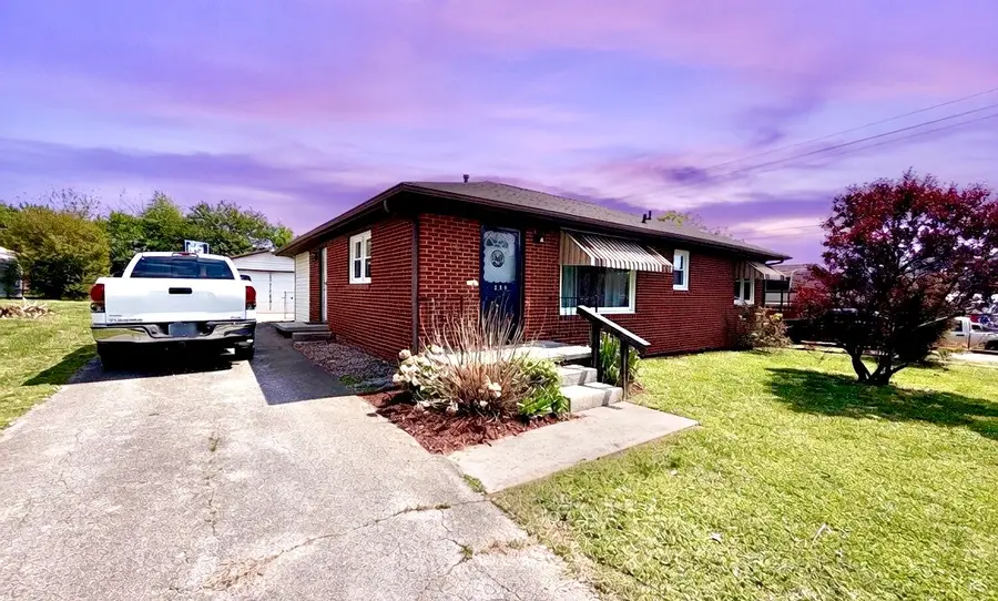 208 Navaho Trl, Hopkinsville, KY 42240 - #2