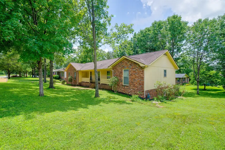 545 Castlegate Dr, Nashville, TN 37217 - #2