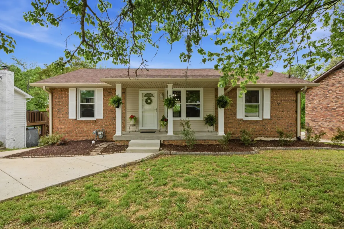 185 Township Dr, Hendersonville, TN 37075 - #1