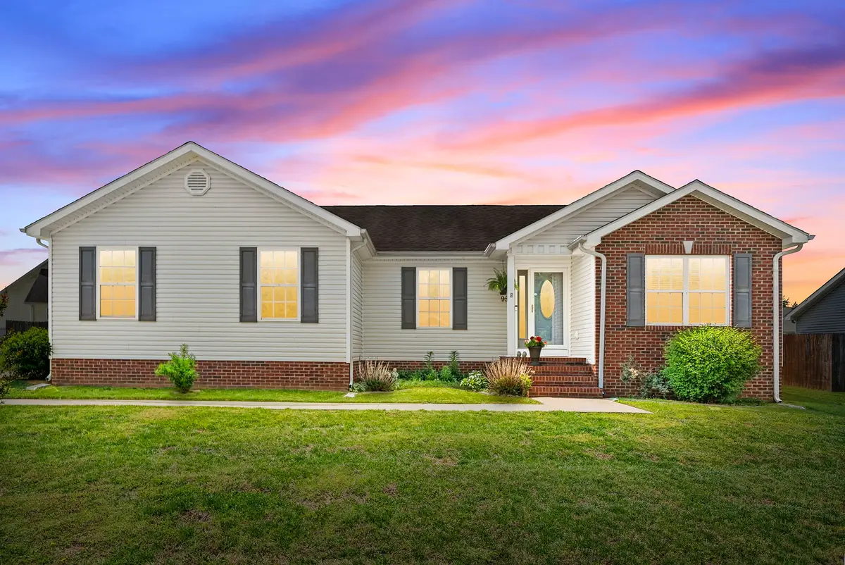 950 Wing Tip Cir, Hopkinsville, KY 42240 - #1