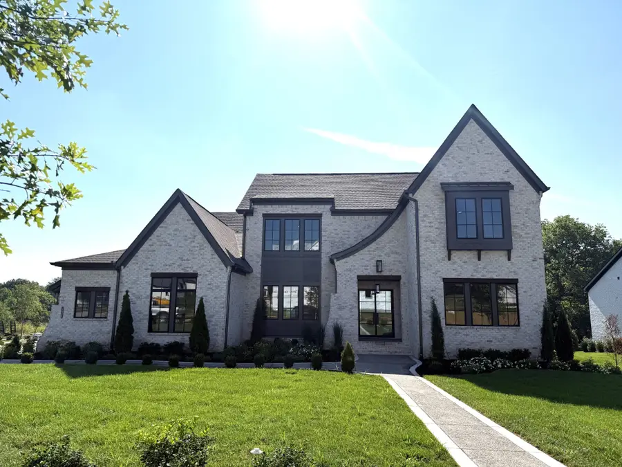 510 St Charles Dr, Arrington, TN 37014 - #2