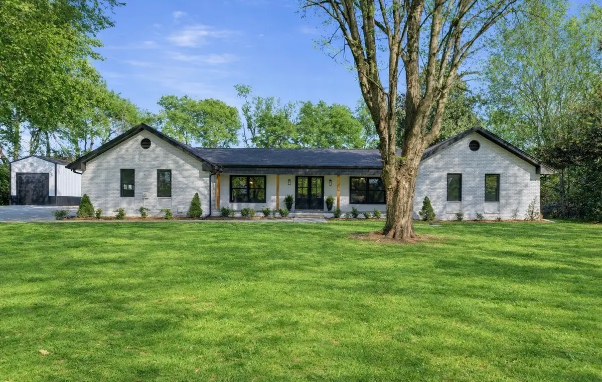 301 Rosebrook Dr, Gallatin, TN 37066 - #1