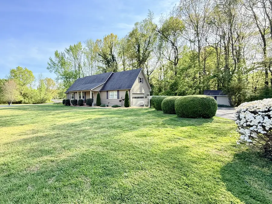 303 Rutledge Ave, Tullahoma, TN 37388 - #2