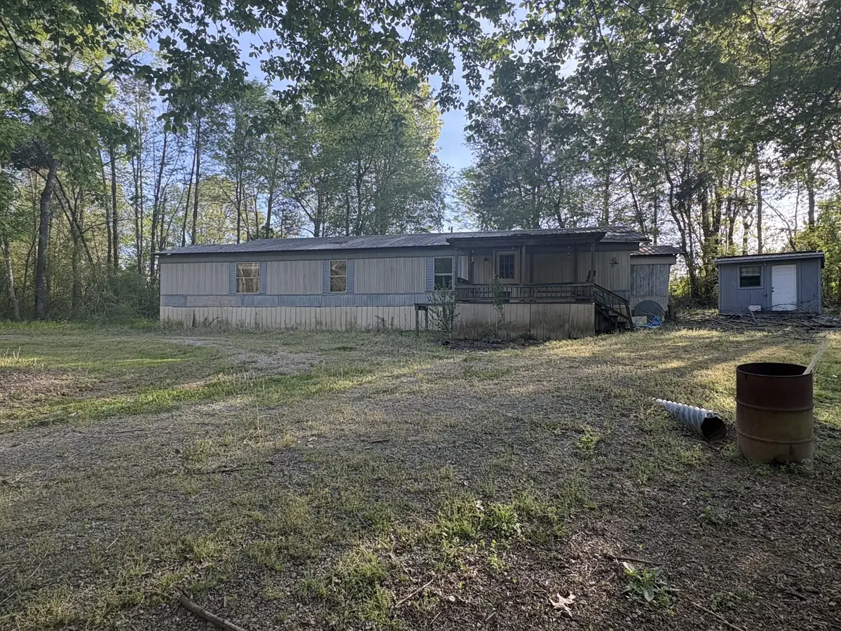 215 Frederick Loop, Linden, TN 37096 - #1