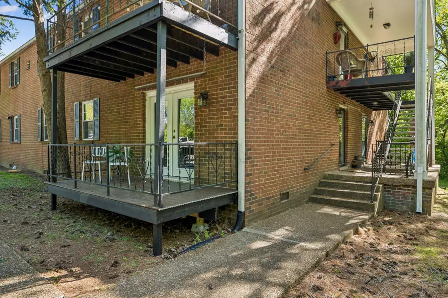 601 Boyd Mill Ave #M8, Franklin, TN 37064 - #2