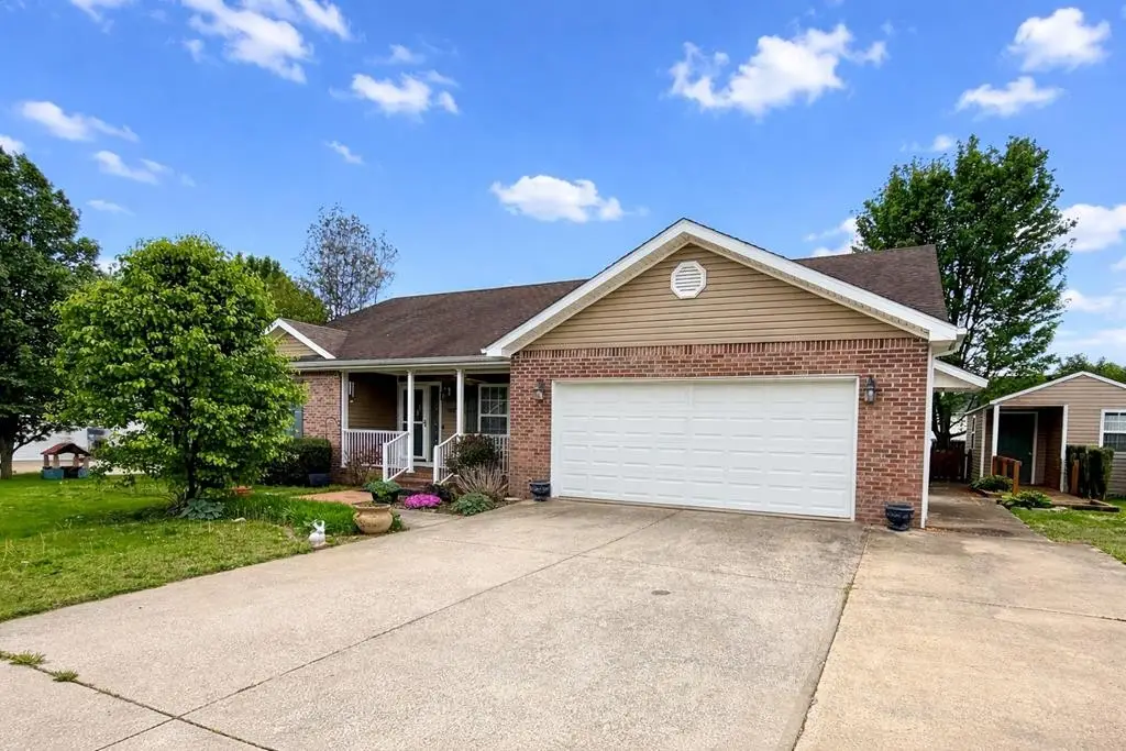 974 Wing Tip Cir, Hopkinsville, KY 42240 - #1