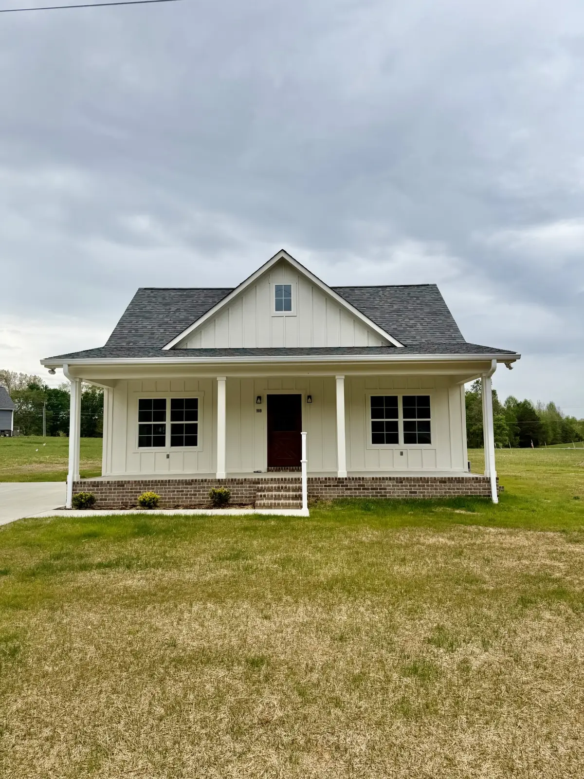 909 Hickory St, Lawrenceburg, TN 38464 - #1