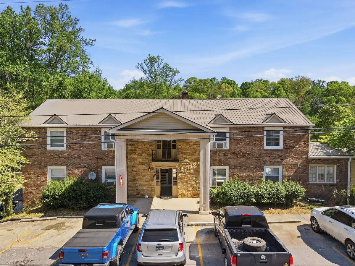 212 Westwood Dr, McMinnville, TN 37110 - #1