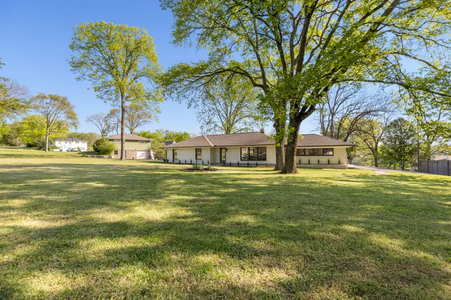 305 Shepherd Hills Dr, Madison, TN 37115 - #3