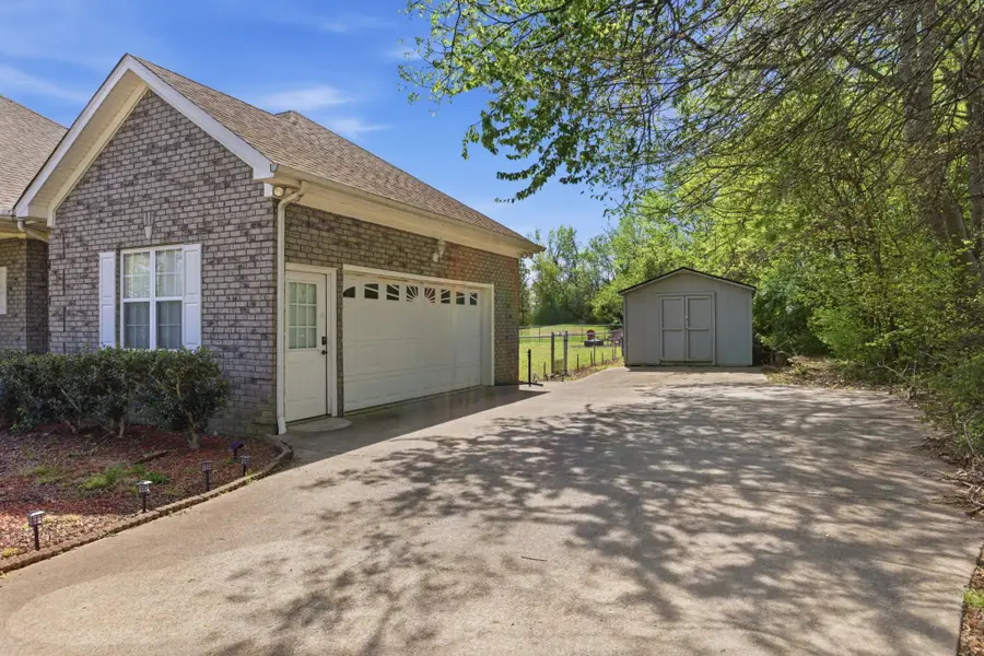 435 Long St W, McEwen, TN 37101 - #3