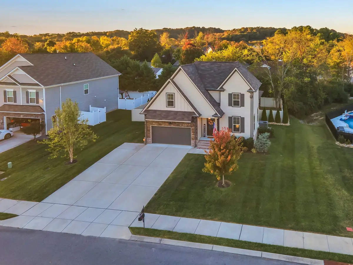 987 Carnation Dr, Spring Hill, TN 37174 - #1