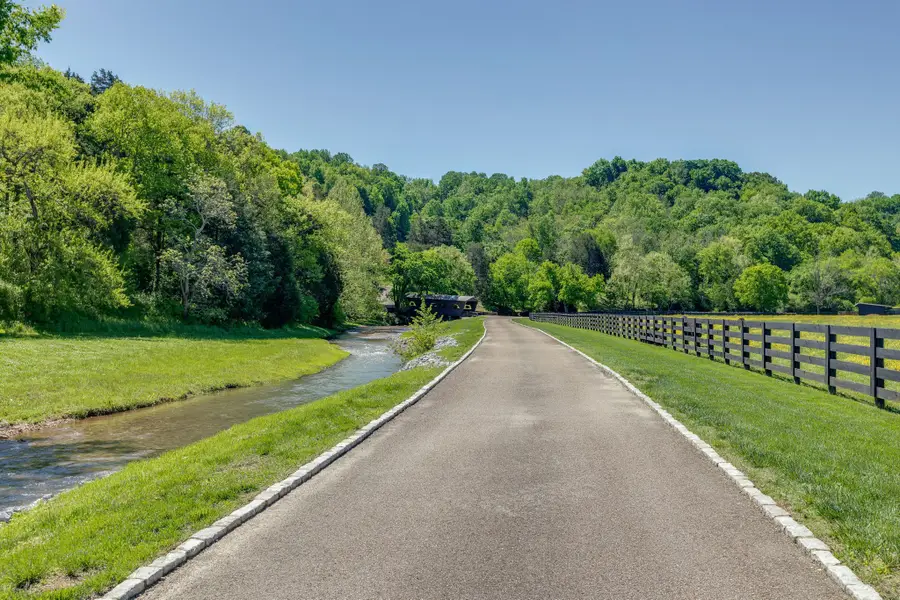 5476 Leipers Creek Rd, Franklin, TN 37064 - #3